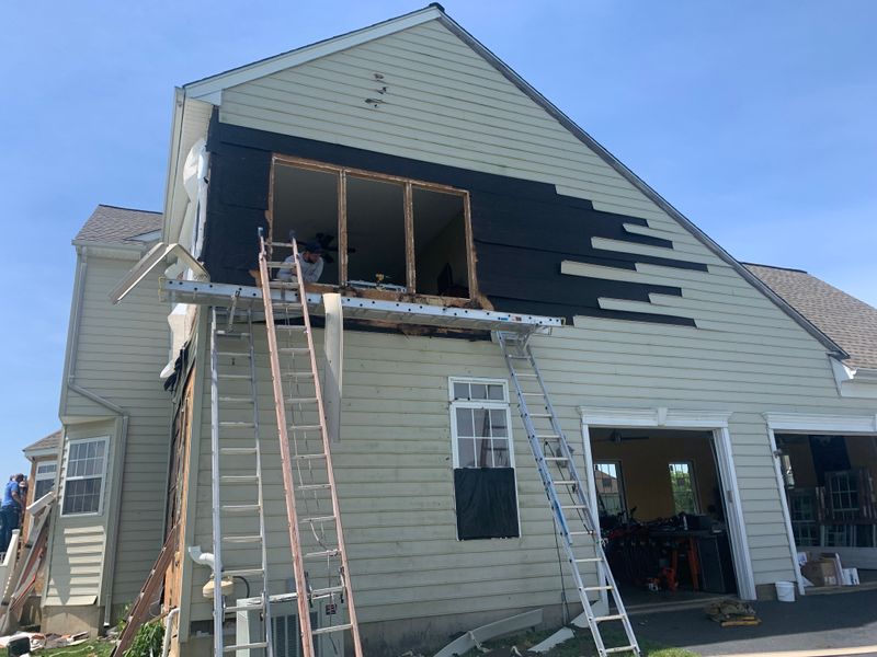 Laxs dr - windows, siding 