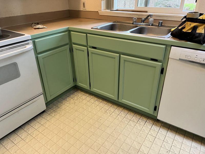 Kitchen and Cabinet Refinishing gallery