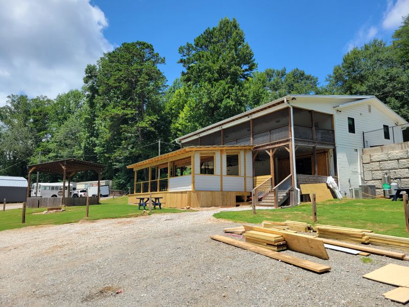 Elevating Outdoor Living: GVL's Modern Kitchen and Handrail Mastery in Easley, SC
