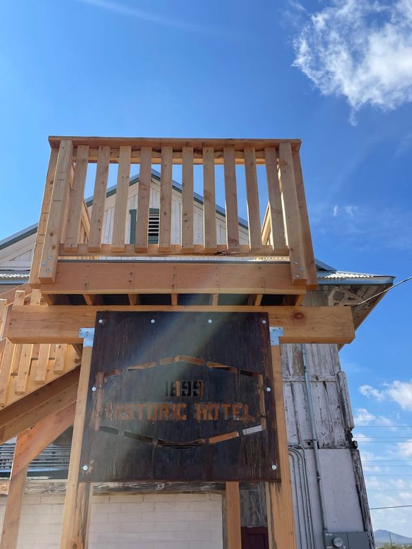 Custom Gates/Signs