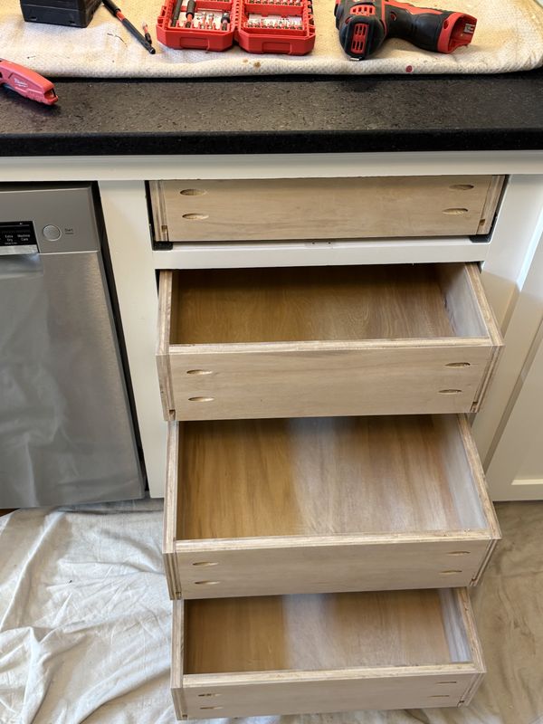 FINISH CARPENTRY & CUSTOM WORK
