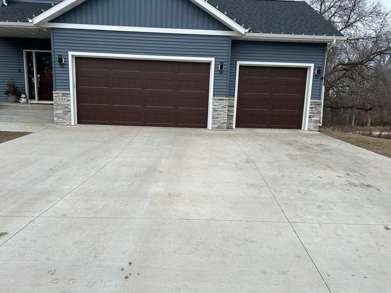 Exterior Stone Veneer