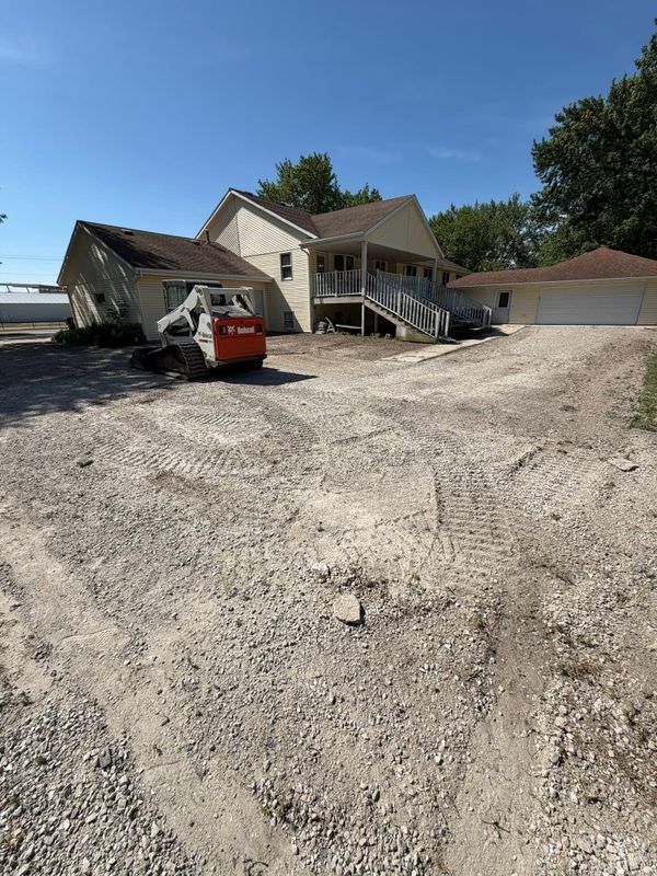 Gravel Driveways & Parking Lot