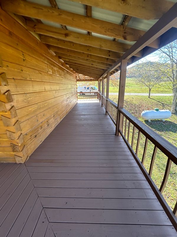 Log Home Staining