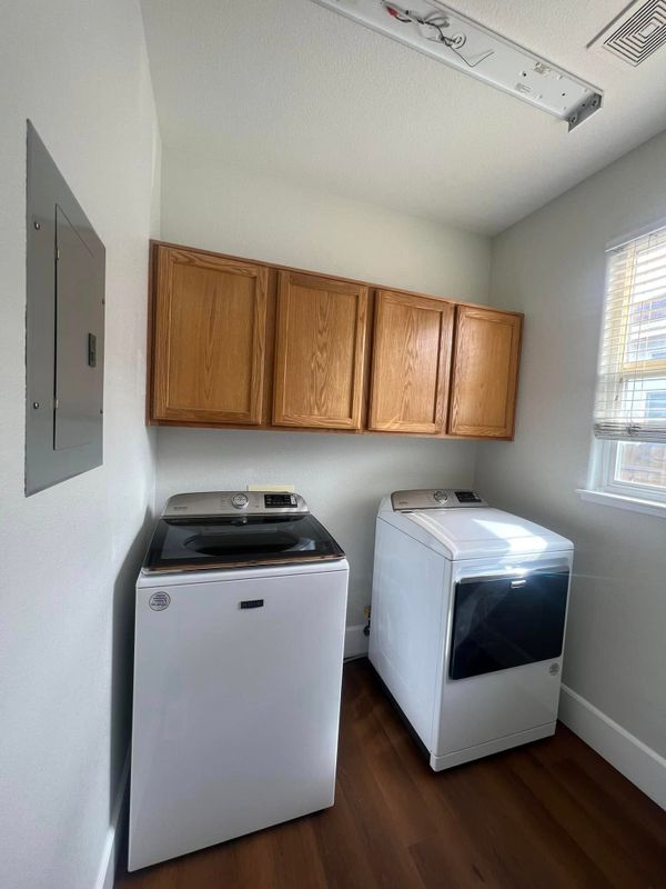 Kitchen and Cabinet Refinishing gallery