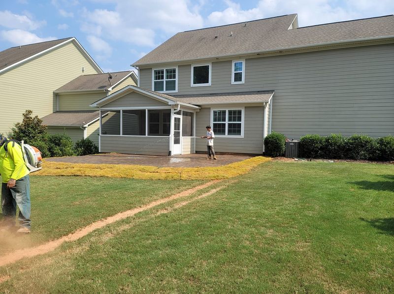 Sod Installing