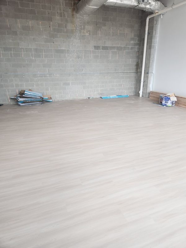 Laminate and Vinyl Planking