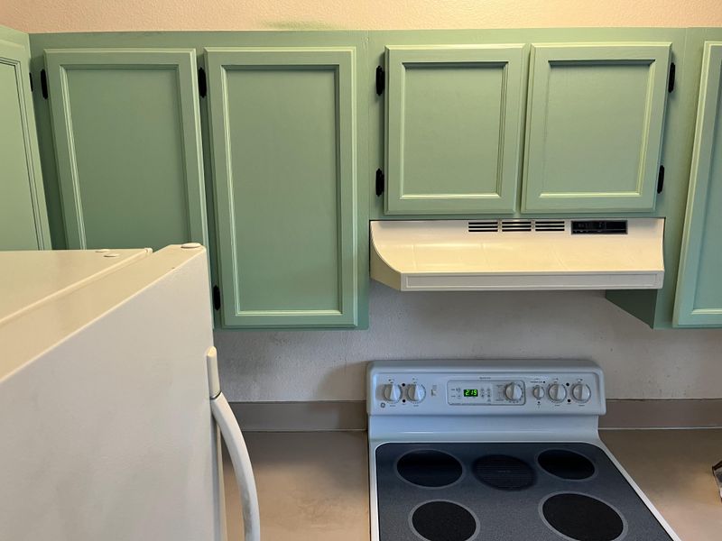 Kitchen and Cabinet Refinishing gallery