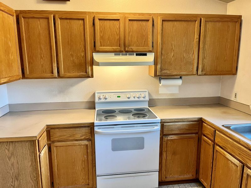 Kitchen and Cabinet Refinishing gallery