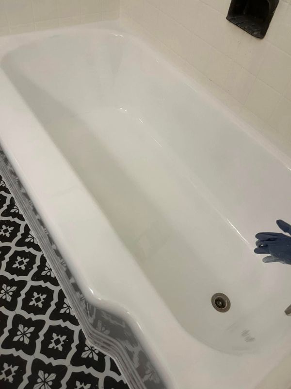 Bathtub and Tile Resurfacing