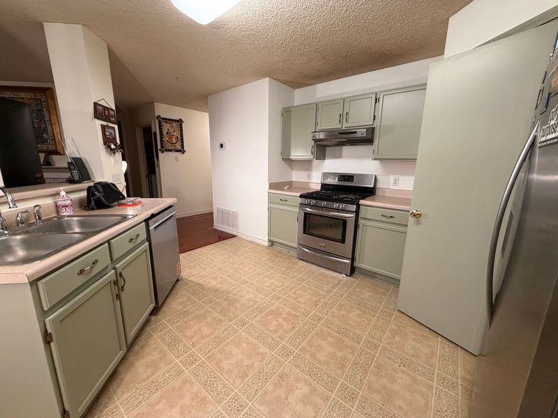 Kitchen and Cabinet Refinishing