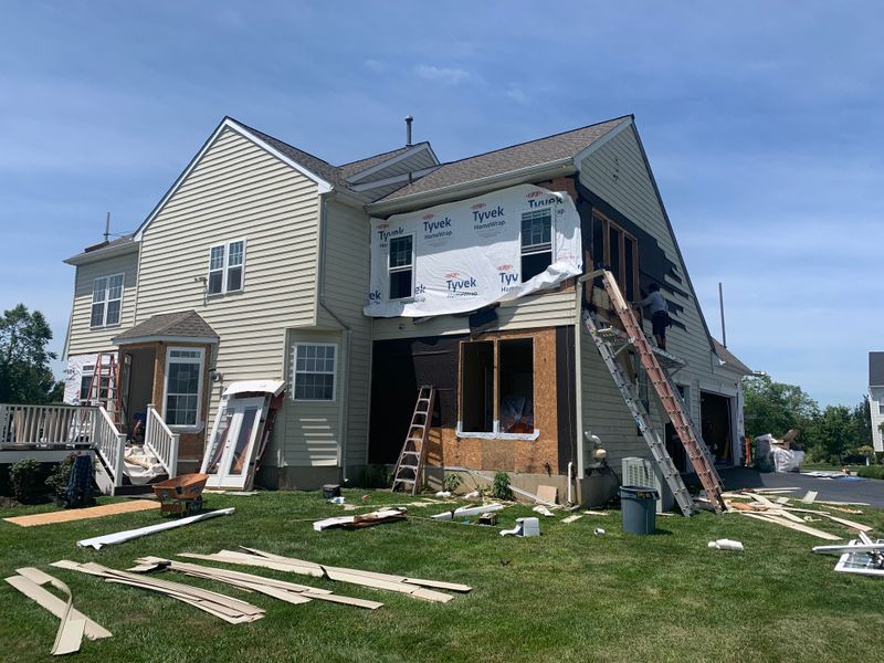 Laxs dr - windows, siding 