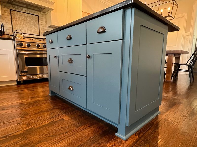 Clarendon Hills Kitchen Transformation: Elevate Your Space with TL Painting's Accent Island Expertise