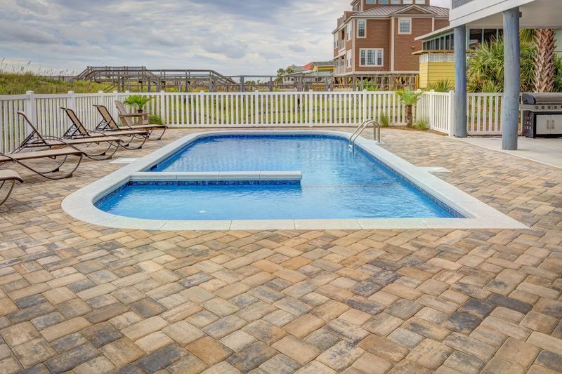 Pools, Hot Tubs & Saunas