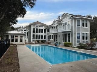 Pool Deck Cleaning