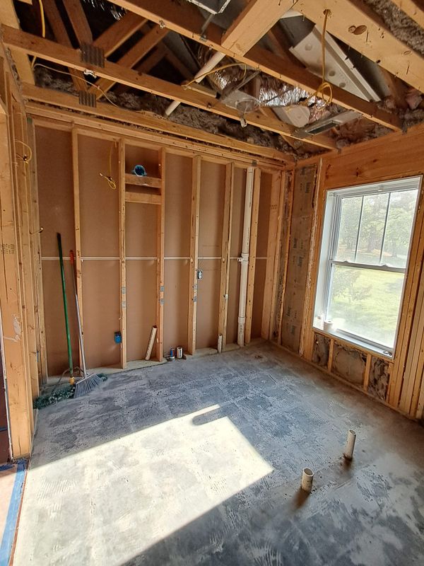Tunnel's To Towers - ADA Compliant, Deck and Bath