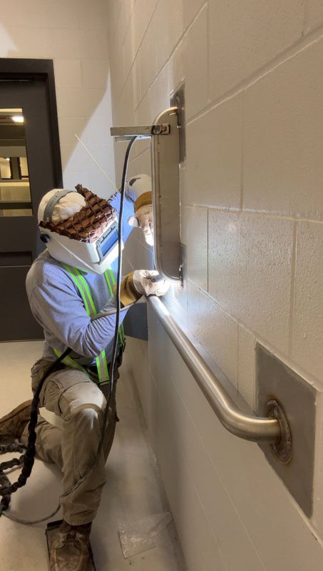 Expert Stainless Steel Grab Rails for Jail