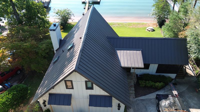 Premium Lakeside Protection: A-Z Roofing's Stunning Hiawassee Transformation