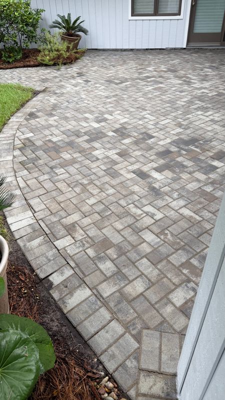 Driveway and Sidewalk Cleaning