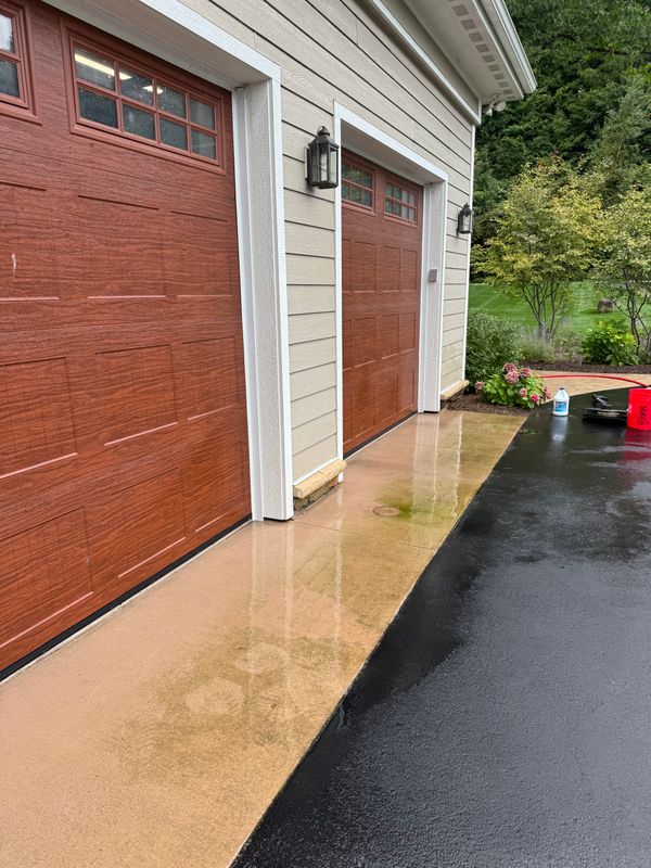 Driveway & Sidewalk Cleaning