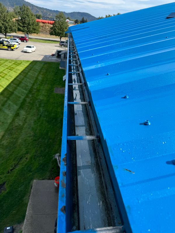 Swift Serve Shines: Comprehensive Gutter Cleaning and Repair in Coeur d'Alene