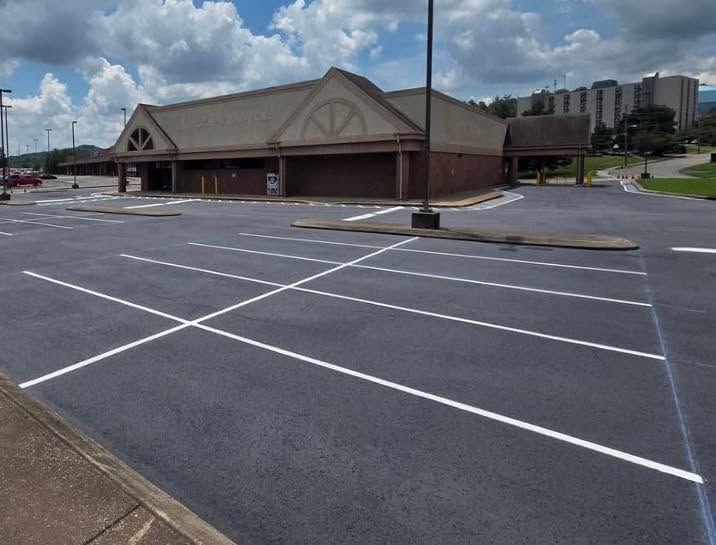 Commercial Asphalt Sealing