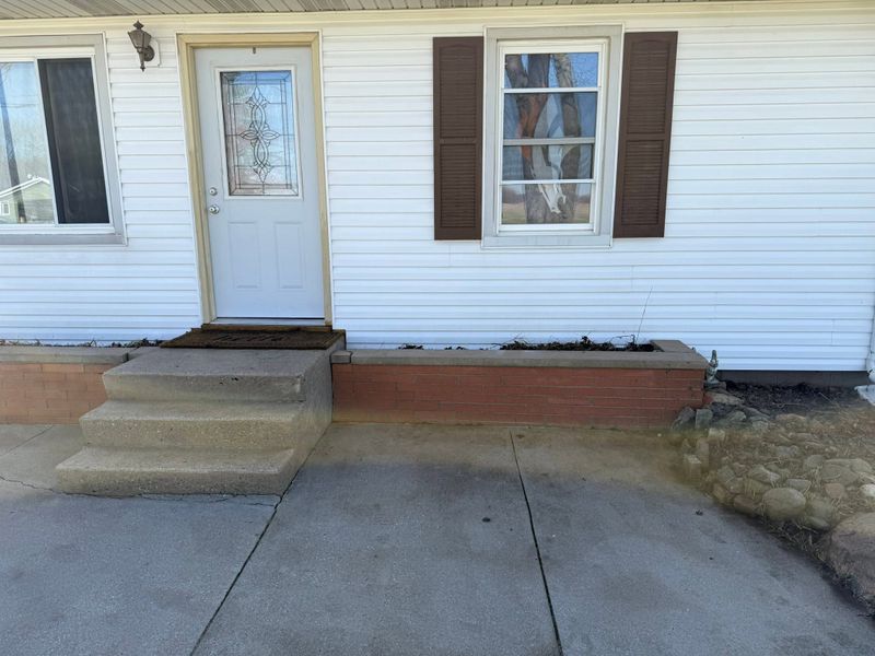 Driveway and Sidewalk Cleaning