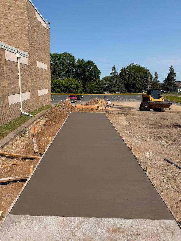 Concrete Sidewalks & Walkways