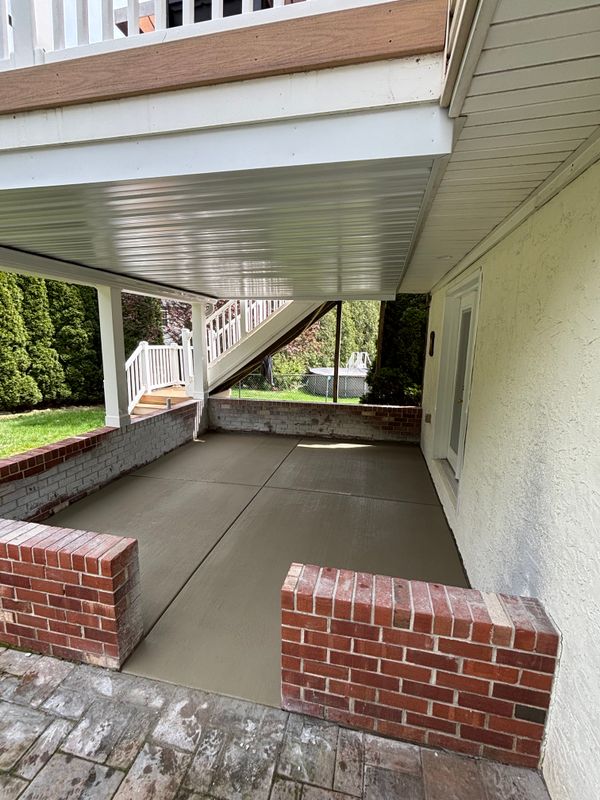 Concrete driveways, patios, and garage floors