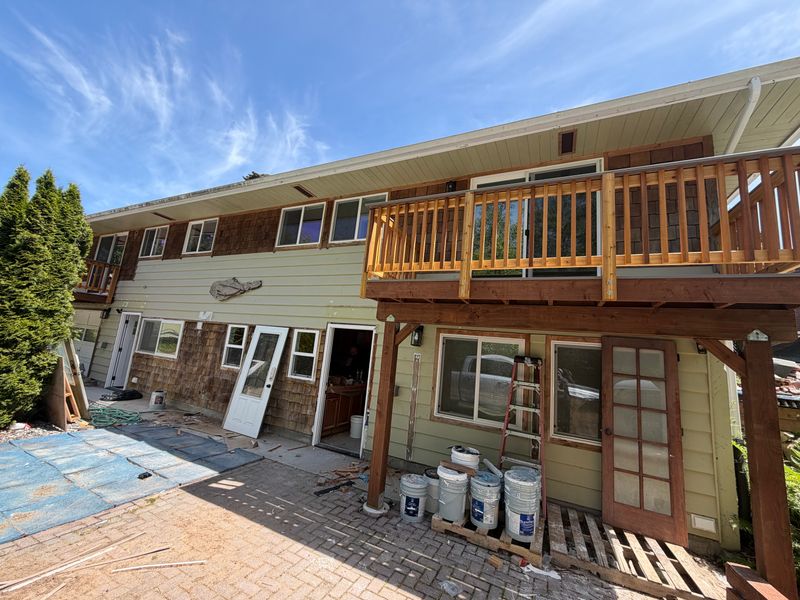 Deck Staining & Cleaning
