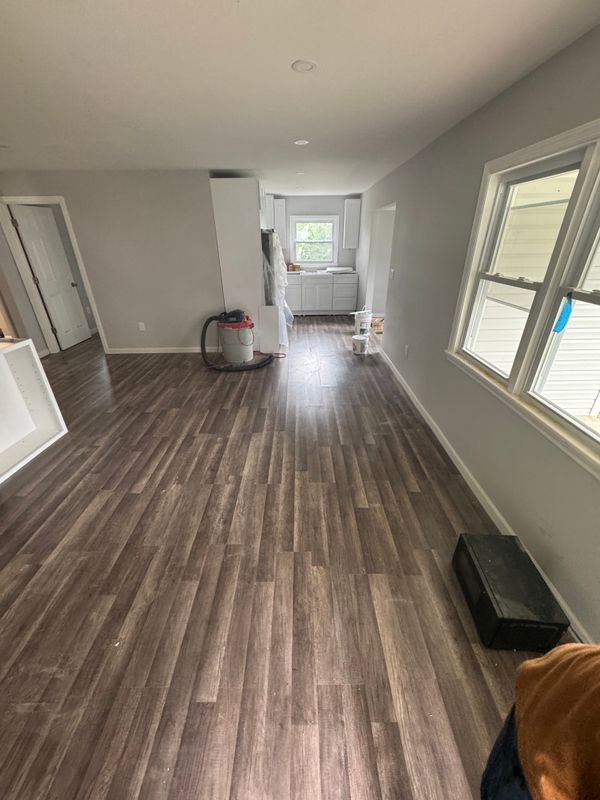 Vinyl and hardwood Flooring