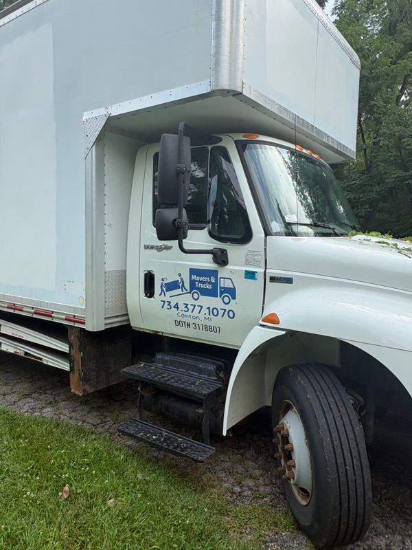 Effortless Moving Solutions: Movers & Trucks Inc. Delivers Seamless Transitions in Canton, MI