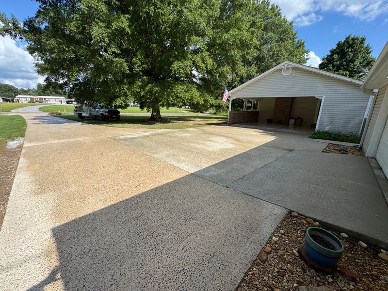 Driveway and Sidewalk Cleaning