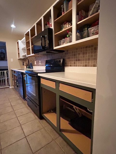 Modern Elegance: Transforming Oak Kitchen Cabinets in Collegeville with MK Painting & Custom Finishes