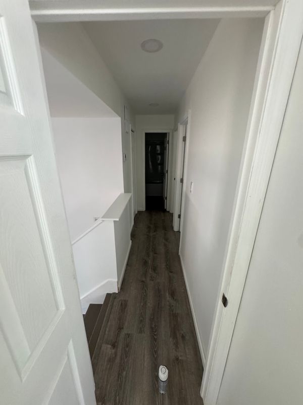 Vinyl and hardwood Flooring