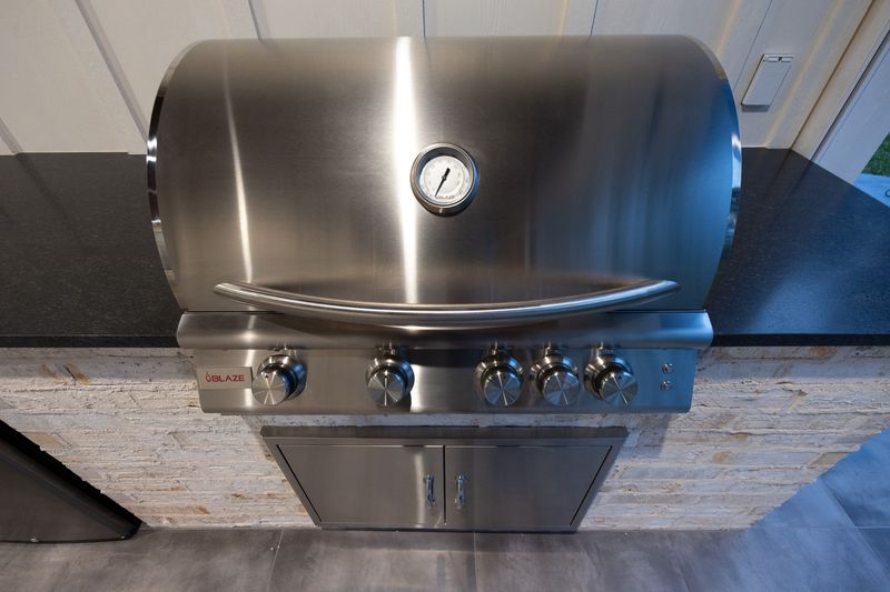 Outdoor Kitchen