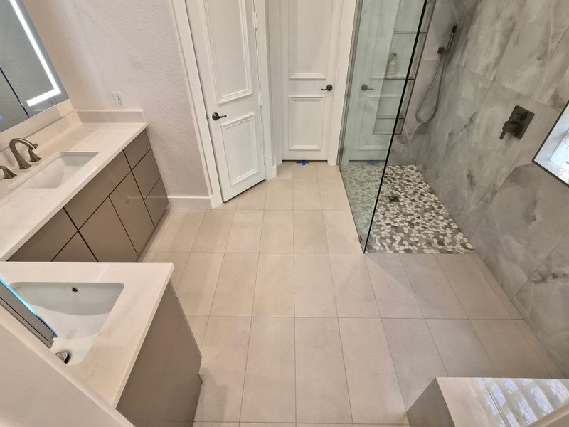 Custom Walk-In Showers