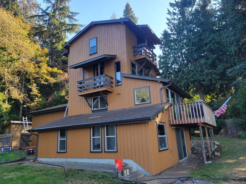 Stunning Transformation: American Europe Painting Elevates Bellevue Home's Curb Appeal