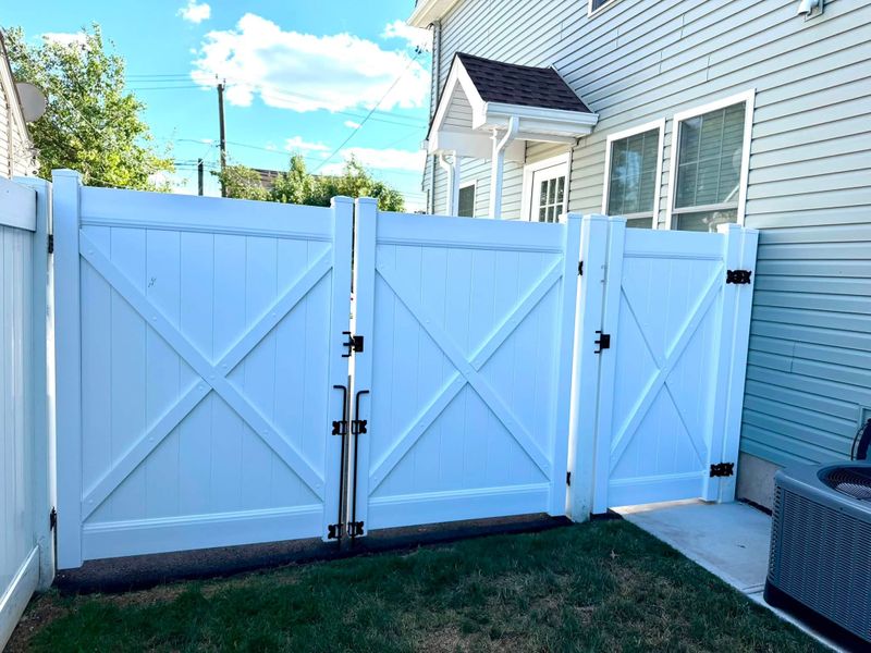 Vinyl Fencing
