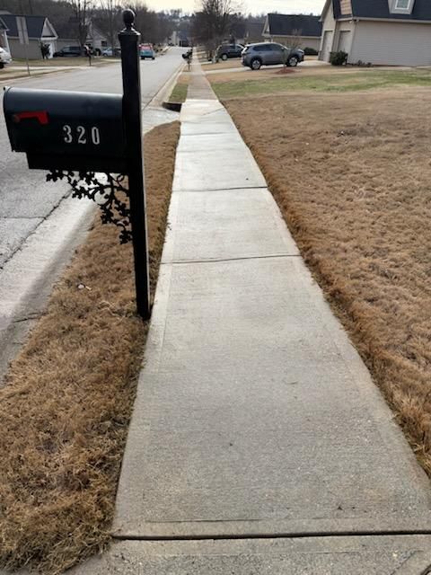 🏢 Commercial Lawn Maintenance