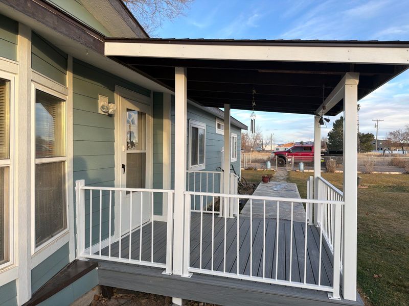 Custom decks & handrails