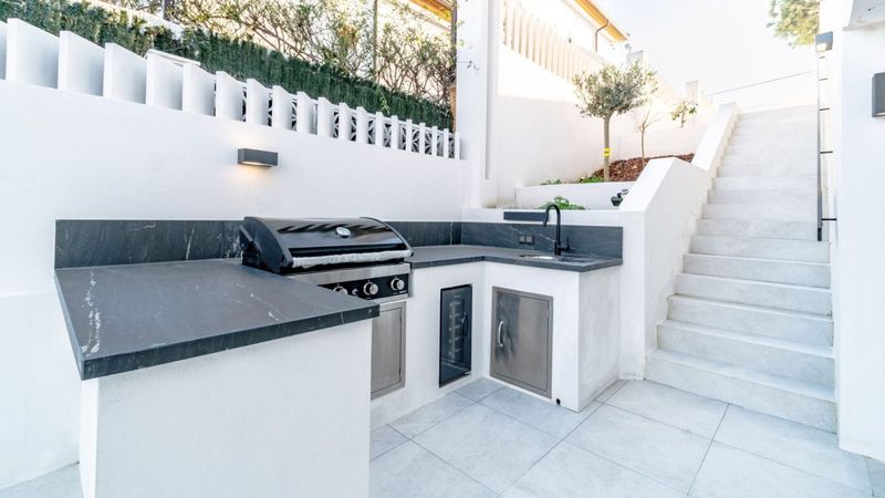 Outdoor Kitchens