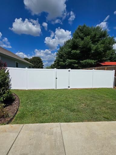 Vinyl fencing