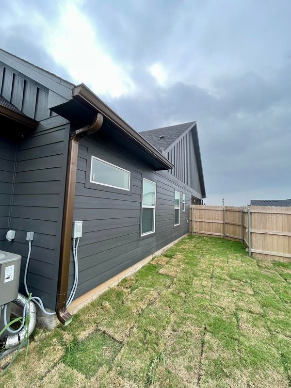 Seamless Gutter Installation