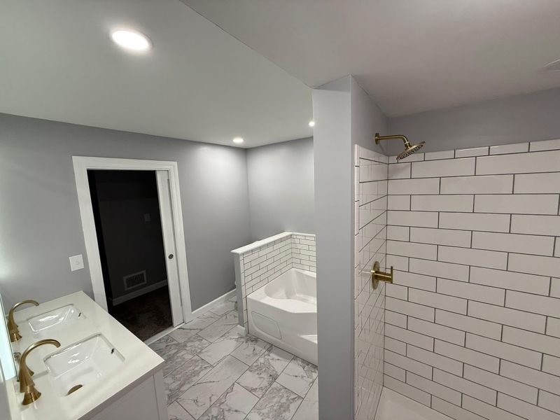 Kitchen & Bathroom Remodeling