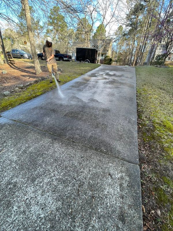 Driveway and Sidewalk Cleaning