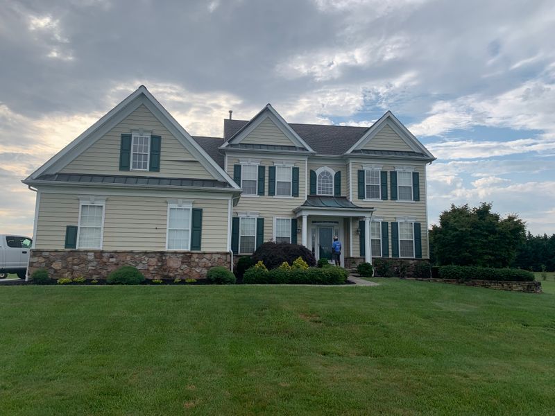 Laxs dr - windows, siding 