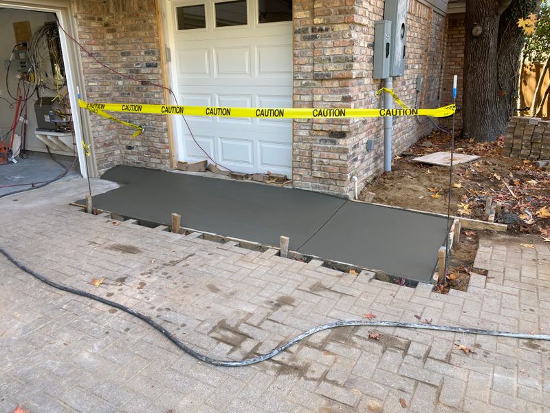 "Seamless Garage Access: Quick Concrete Ramp Installation Solves Accessibility at Country Club Rd, Arlington, TX"