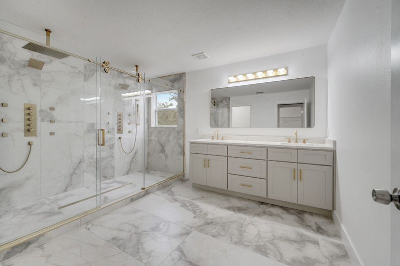 Custom Kitchen Remodeling