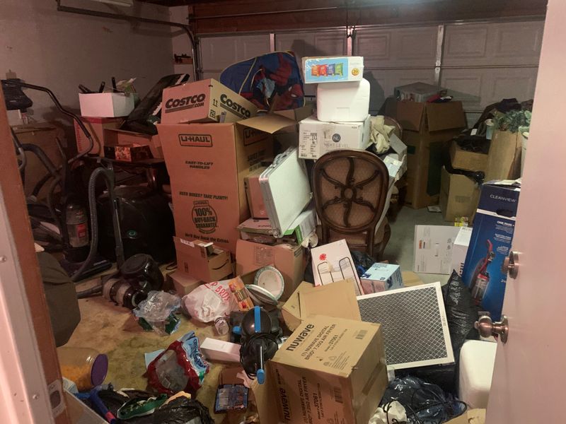 Swift Transformation: Clearing Clutter in Santa Clarita